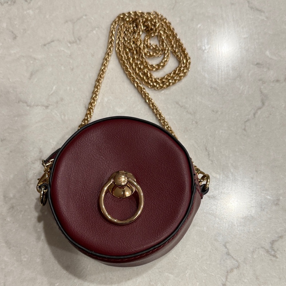 Chic Burgundy Circle Crossbody Bag with Gold Chain